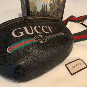 AUTHENTIC BLACK LEATHER GUCCI FANNY PACK